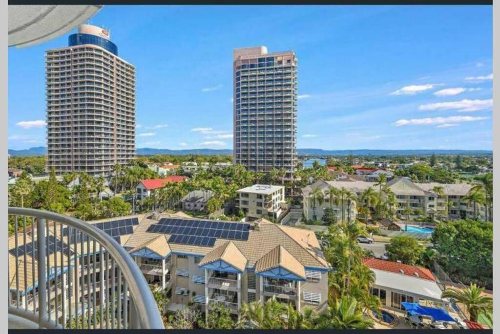 Surfers/Broadbeach Pool View. Free Parking & Wifi Guldkusten Exteriör bild